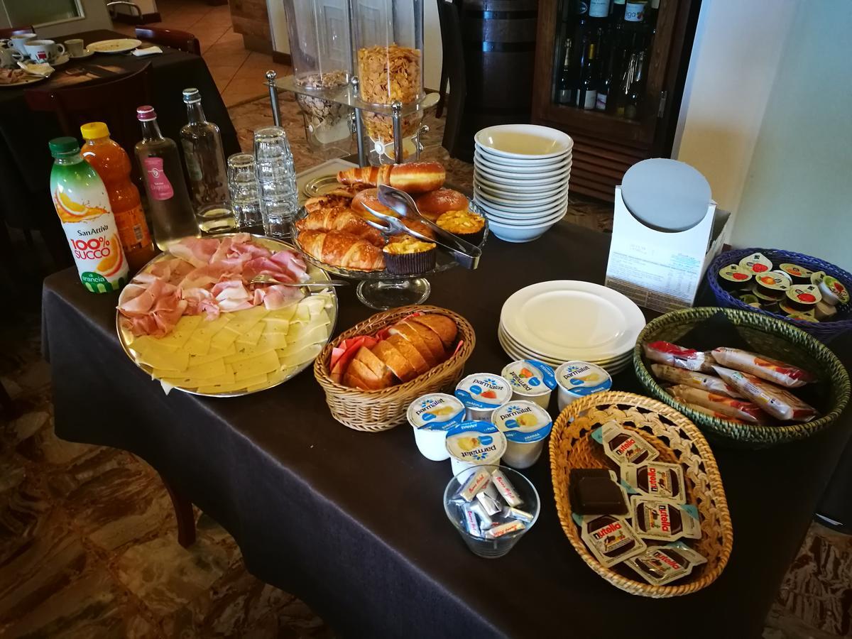 Locanda Della Pieve Tizzano Val Parma Extérieur photo